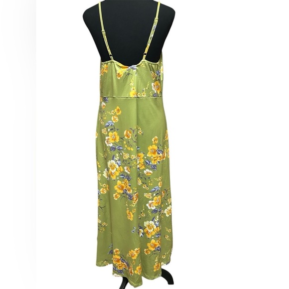 Floral Green Maxi Dress with Necklace, NWOT, Size 2XL - Picture 7 of 7